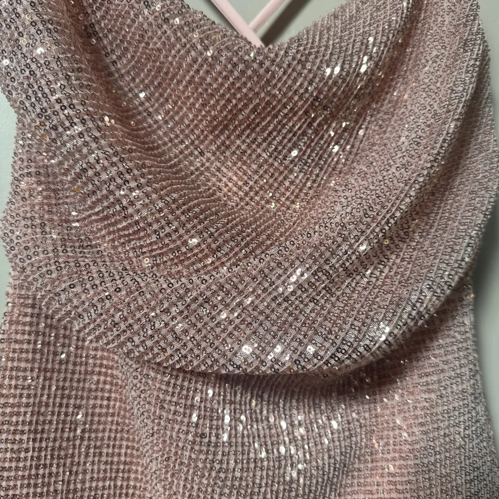 NWT Revolve x NBD Mark Mini Dress in Copper Sequin cross back strap size Small Gold - Image 7