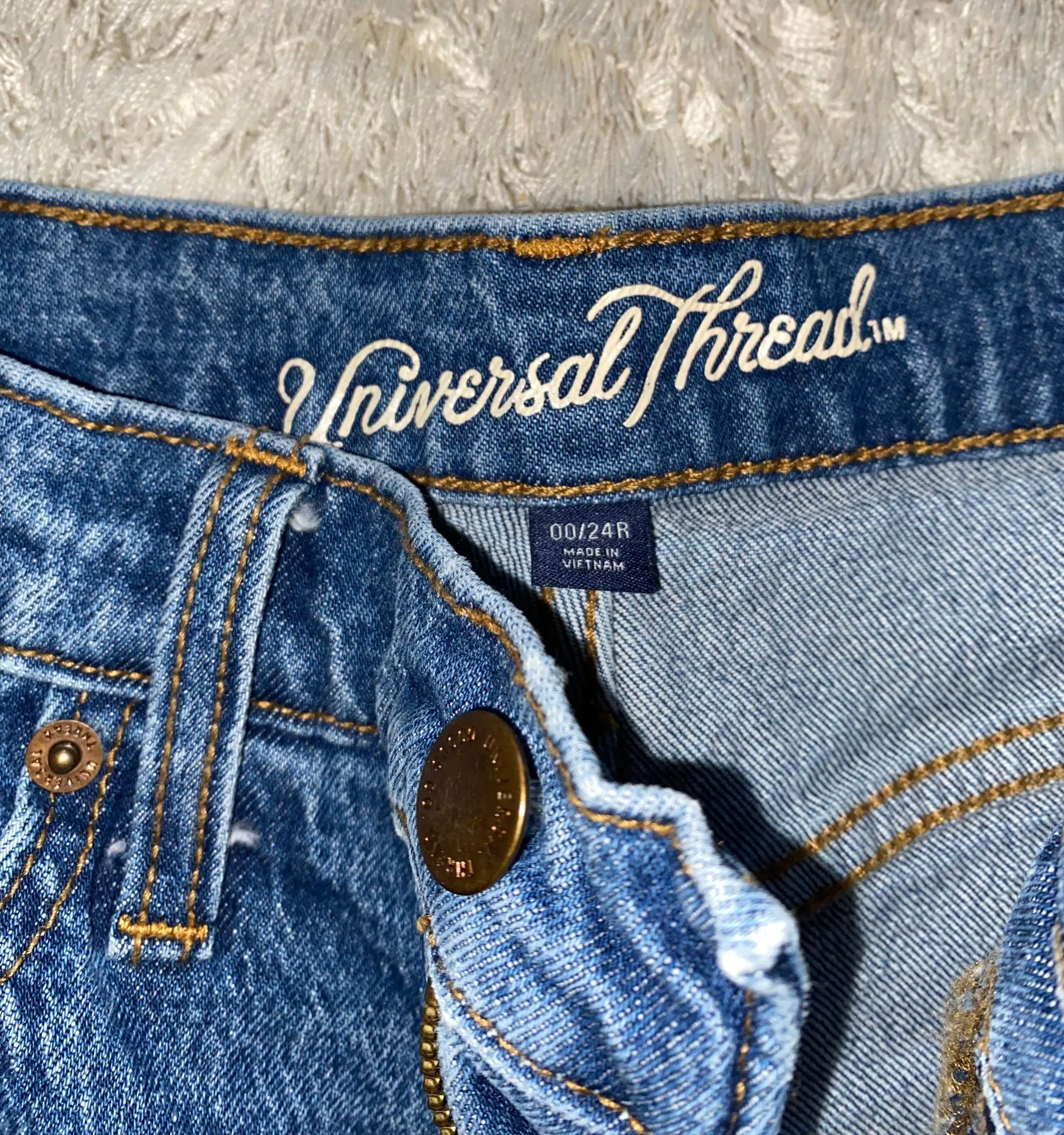 Universal Thread Mom Jeans - Image 3