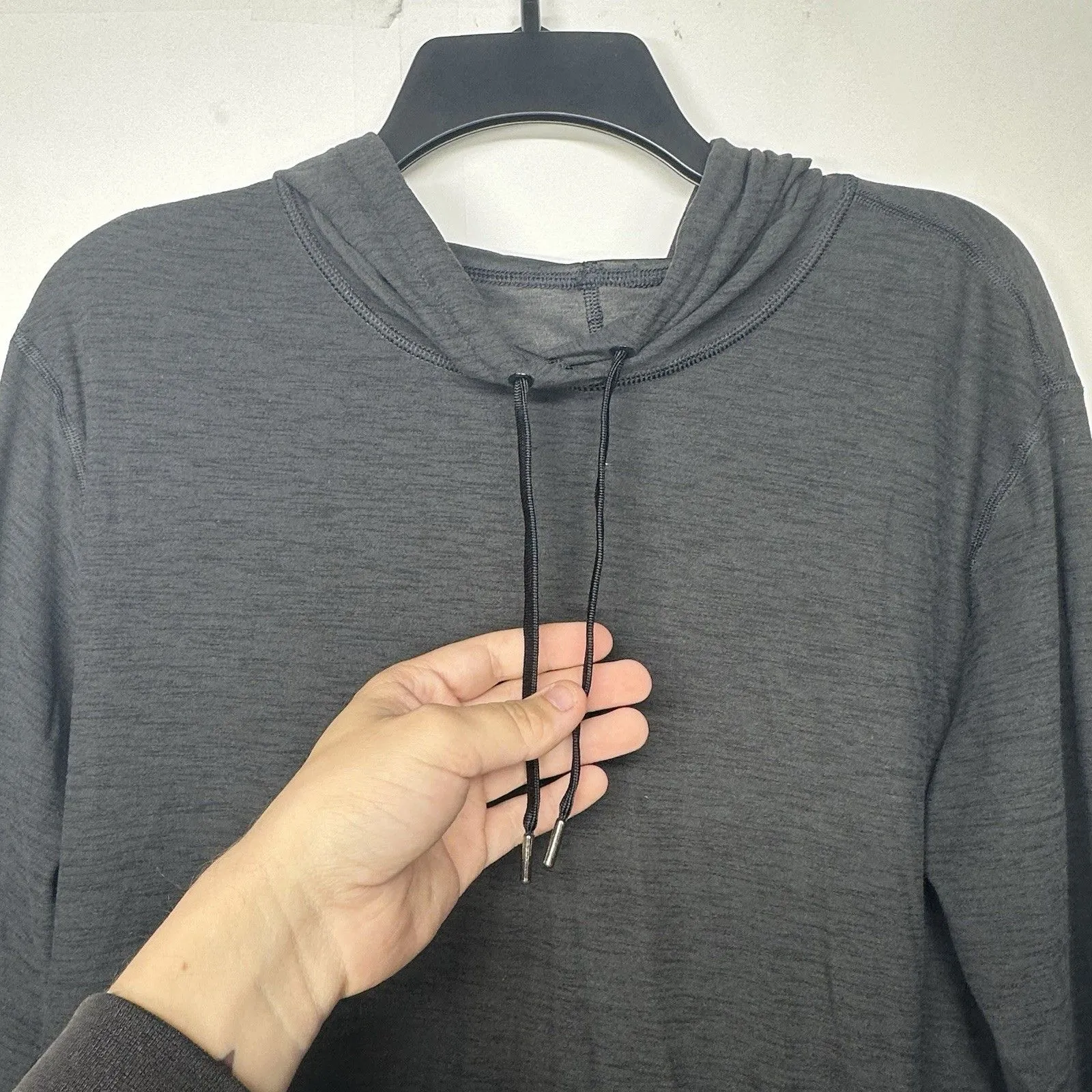 Old Navy Active sz. M pullover hoodie top - Image 6