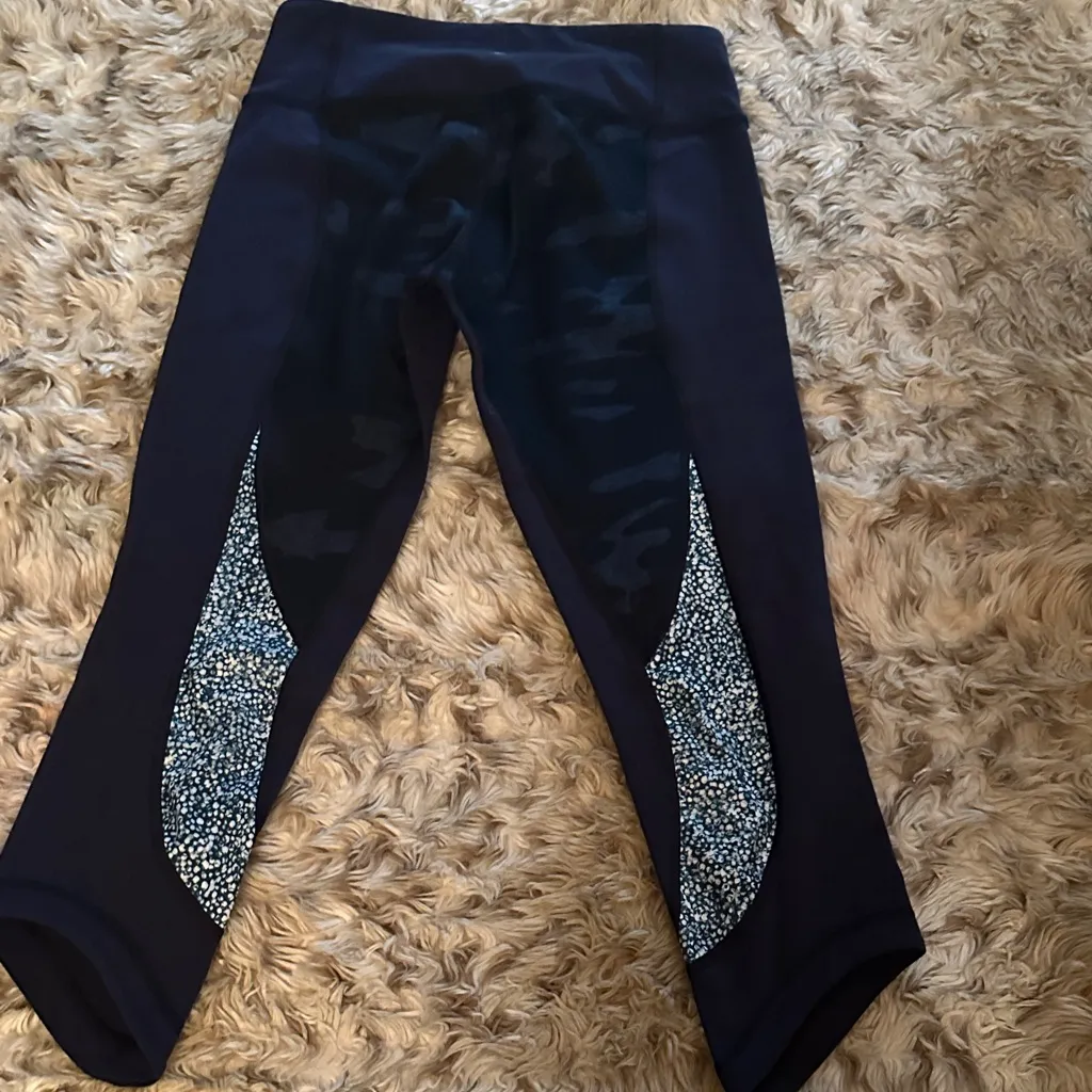 Lululemon Rib Knit Sport Compression Camo/Print Legging Capri, 4 - Image 7