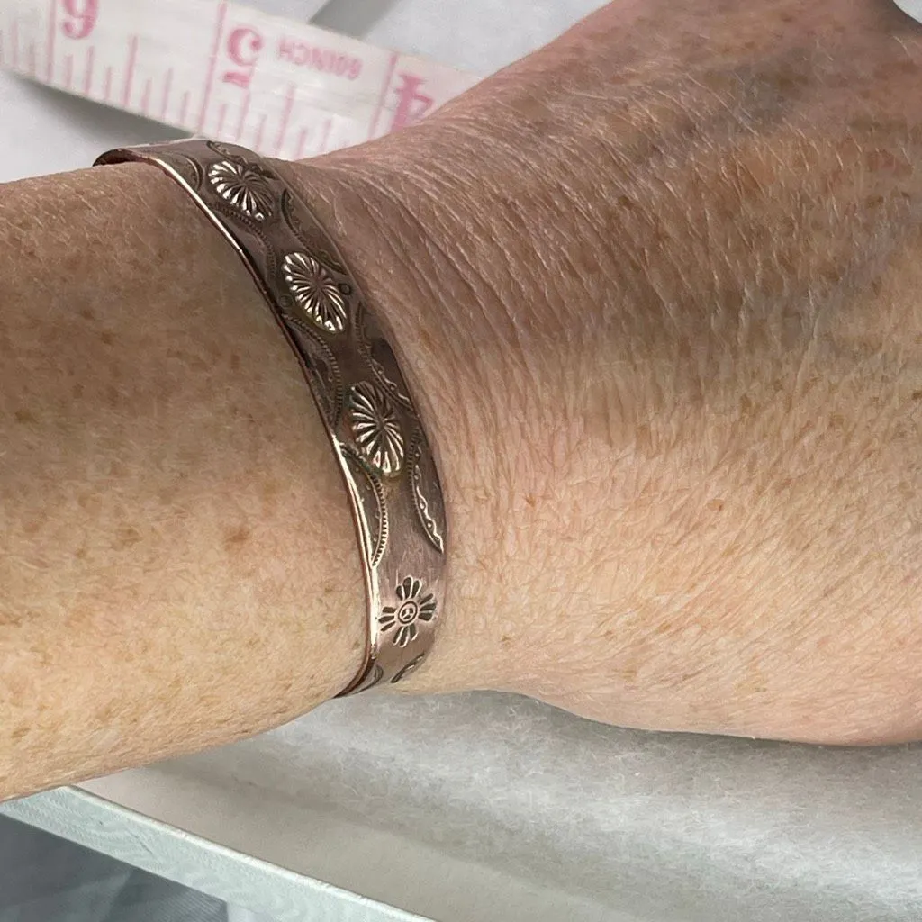 VTG BELL Copper stamped etched western cuff bracelet Aztec - Image 7