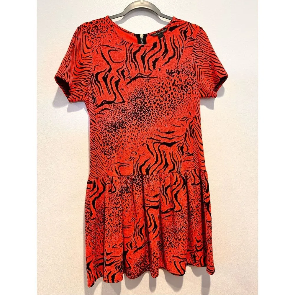 VICTORIA'S SECRET Red Black Animal Print Ruffle Hem Short Sleeve Dress M - Image 4