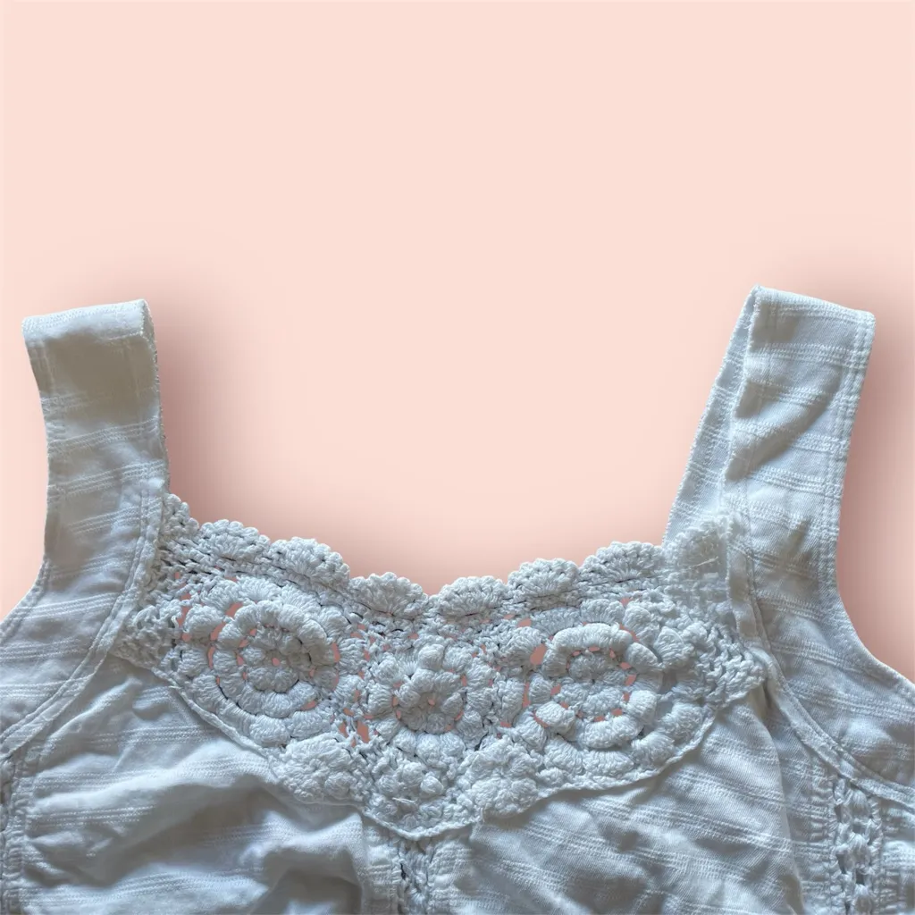 Free People White Cropped Lace Tank Top size Medium - Image 2