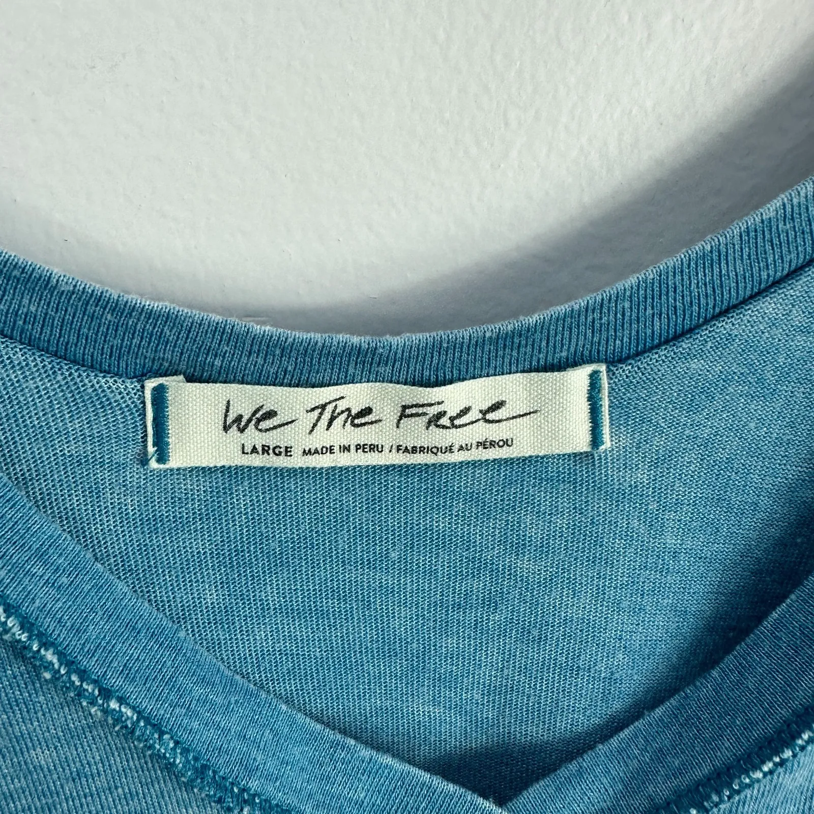 We The Free‎ Blue T-Shirt Size L Open Back Distressed Raw Hem Indie Sleaze - Image 2
