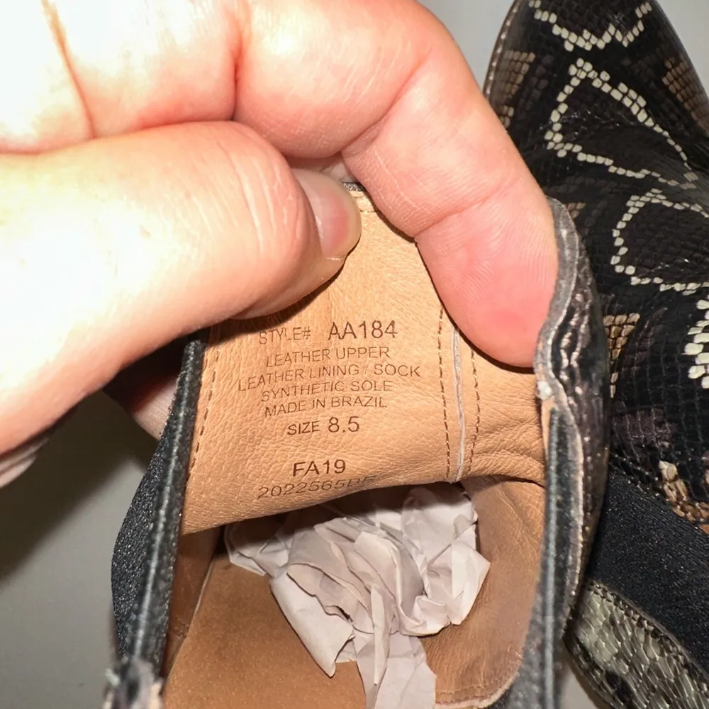 Madewell The Regan Boot in Snake Embossed Leather Ankle Boot  (AA184) Size 8.5 - Image 10