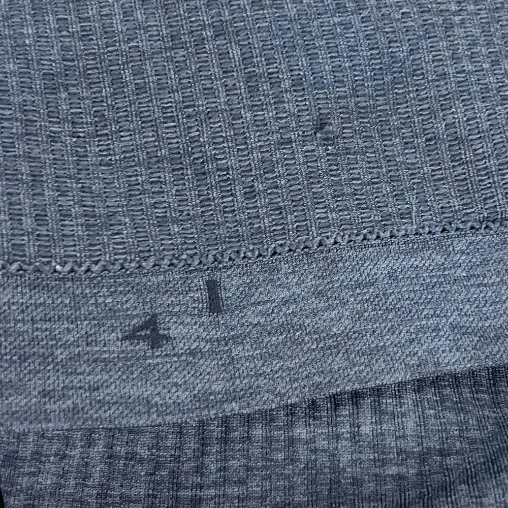 Lululemon Seamlessly Covered Tank Heathered Inkwell size 4 - Image 5