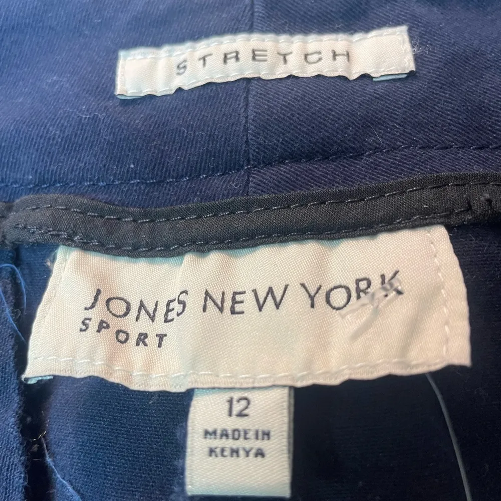 Jones New York sport stretch womens Navy shorts size 12 - Image 4