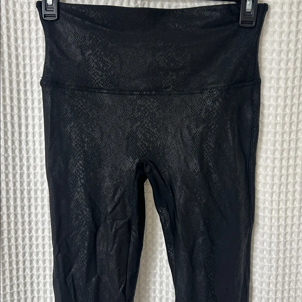 SPANX Black Faux Leather Leggings Pants Animal Snake Print Size XL - Image 3