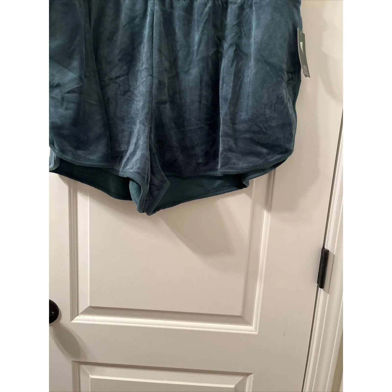 Wild Fable Green Velour Casual Retro Shorts Women's Plus Size 2X Multicolor Trim - Image 4