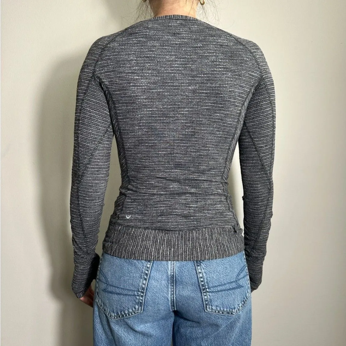 Lululemon Gray Longsleeve Workout Shirt Size 2 - Image 2