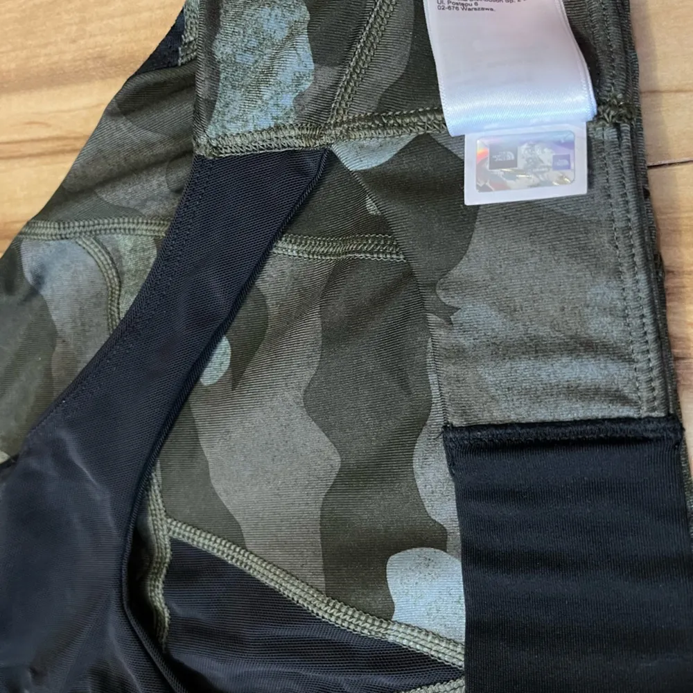 THE NORTH FACE Stow-N-Go Sports Bra Flash Dry Women’s Small Racerback Green Camo - Image 6