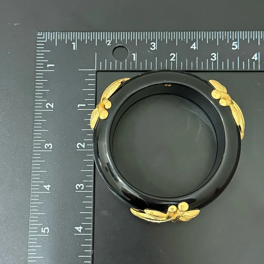 Vintage MONET Black Lucite Gold-tone Leaf Bamboo Chunky Bangle Bracelet 92g. - Image 12