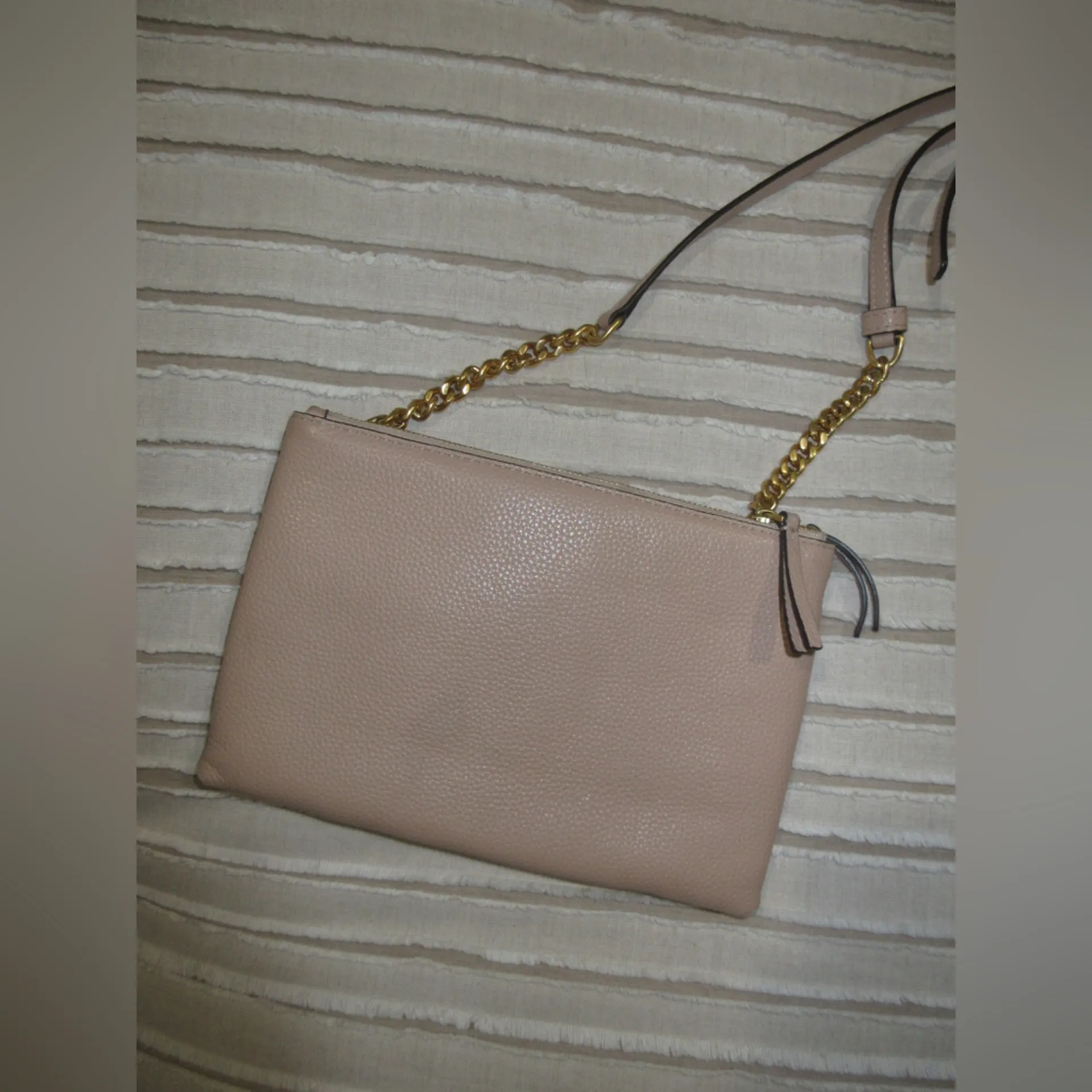 Tory Burch Beige Crossbody Bag with Gold Hardware - Image 2