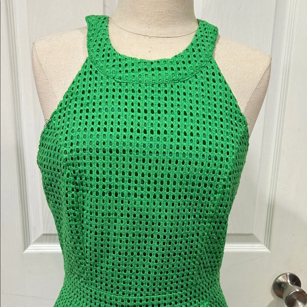 Size 6 Green Sleeveless New York & Company - Image 2