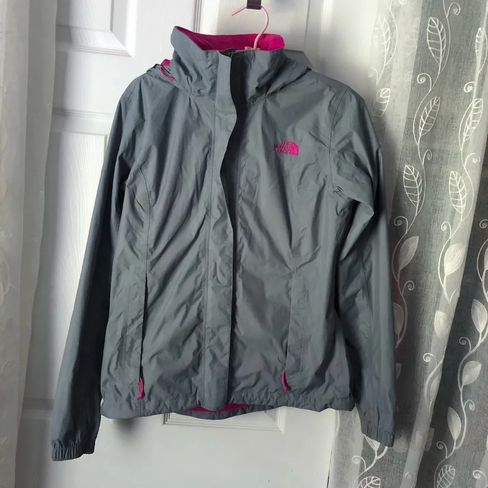 The north face women jacket with hoodie, size small P - Image 2