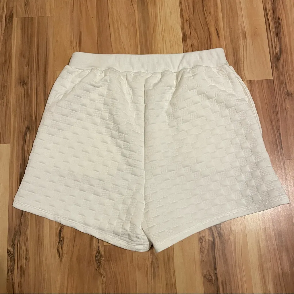 Paper Crane White Quilted Sweater/Shorts Set - Image 9