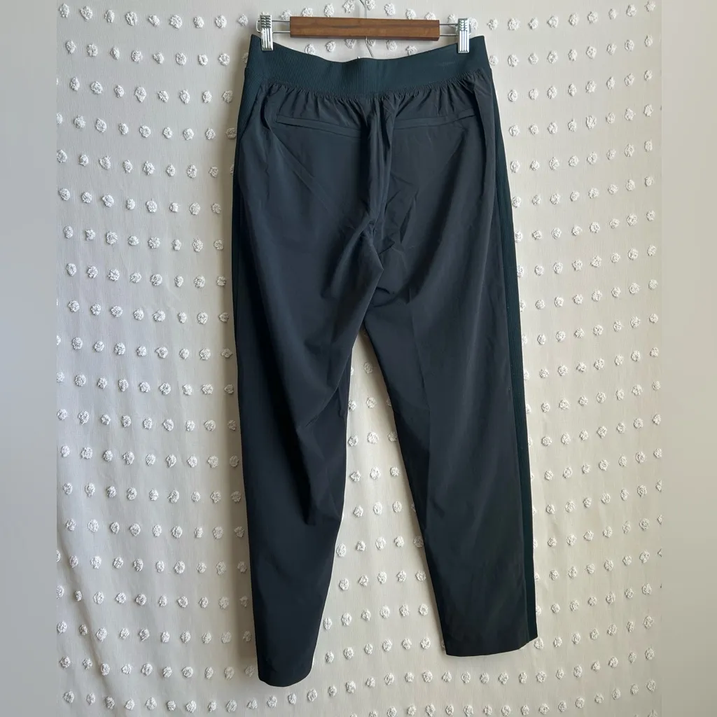 Athleta Brooklyn‎ Mid Rise Ankle Pant Sz 6 Black - Image 2