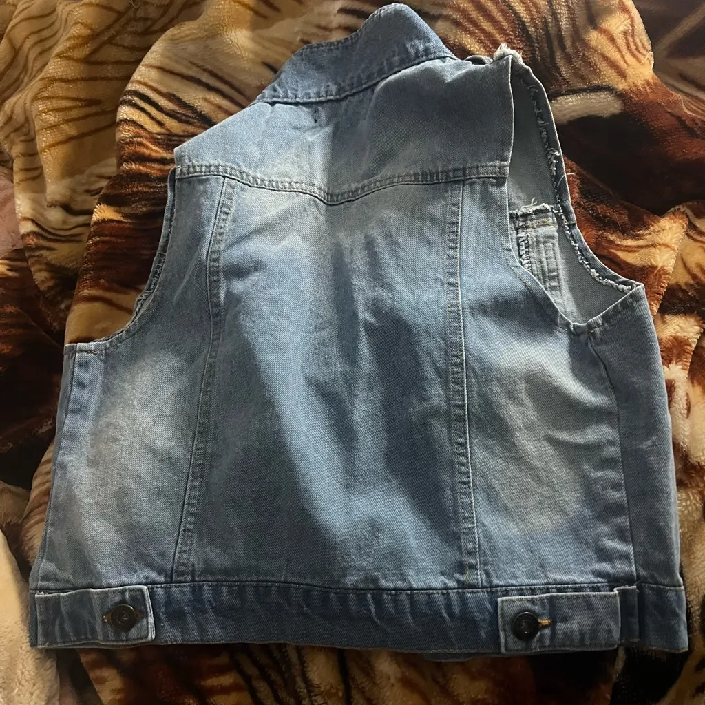 MD Vest Cest Toi light wash button up vest Blue Size M - Image 2