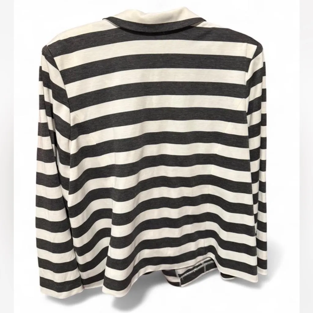 Avenue  Black and White Striped Blazer - Image 6