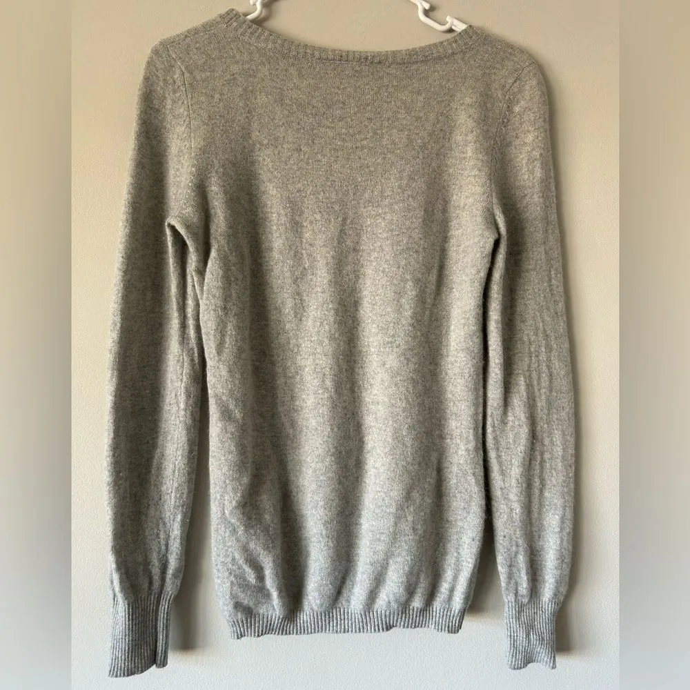 Kathy Ireland 100% Cashmere Grey Scoopneck Sweater Size Small Chic Staple Career - Image 7