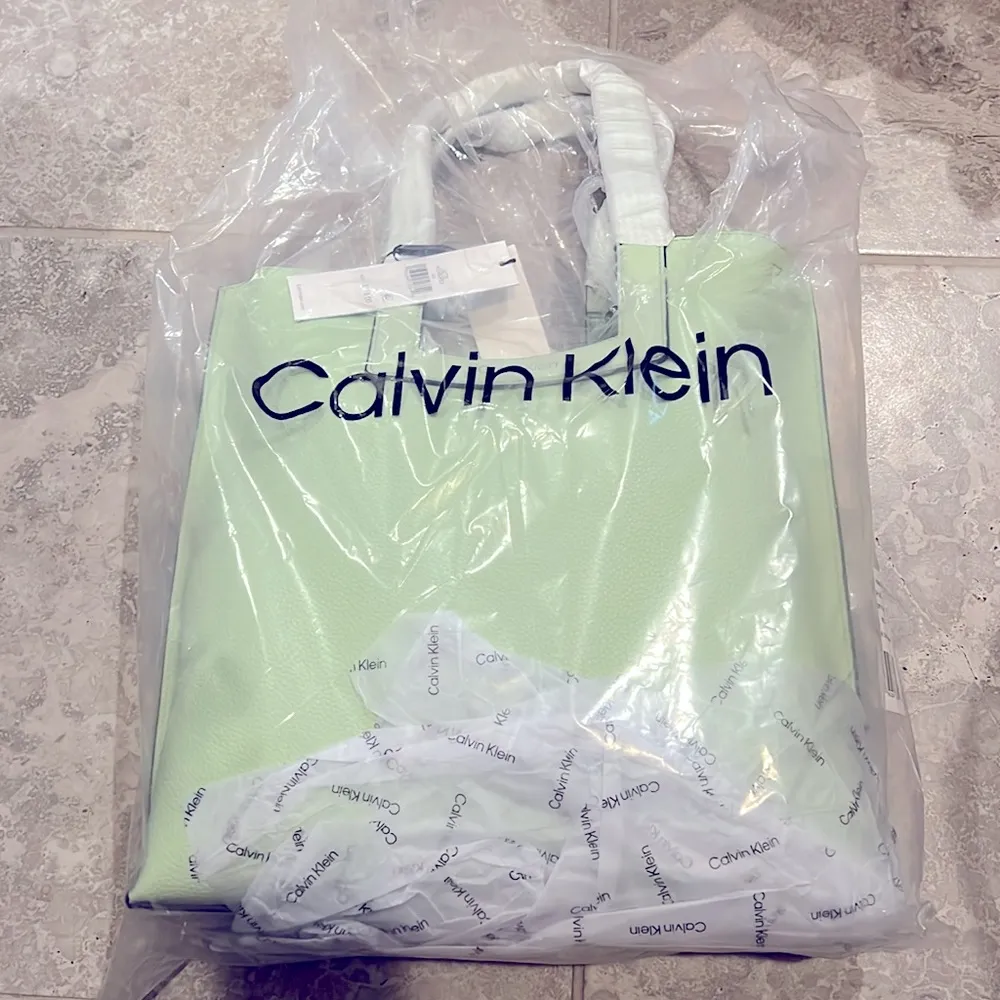 NEW Calvin Klein Bette XL Tote Crossbody Set Green, Vegan Shoulder Bag Duo $178 - Image 7