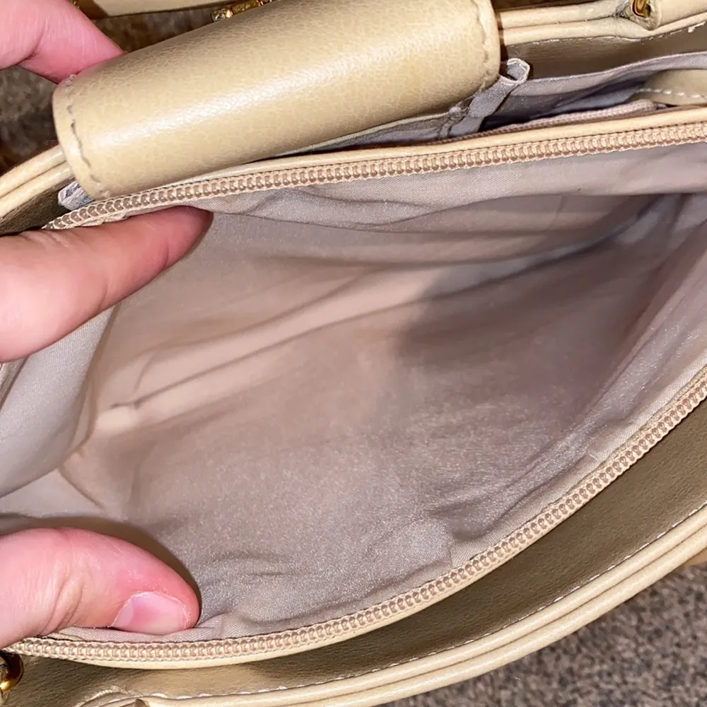 Carryland Straw Braided Tan Purse - Image 9