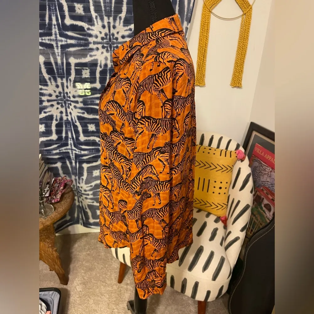 Women’s Jane &  Delancey Orange Plaid Button Down with Zebras Whimsical Sz M 🧡🦓 - Image 6