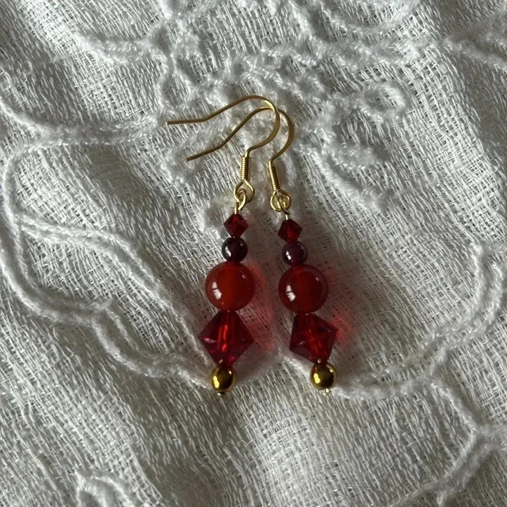 ✨ Handmade carnelian + garnet + hematite + red crystal dangle earrings ✨ - Image 6