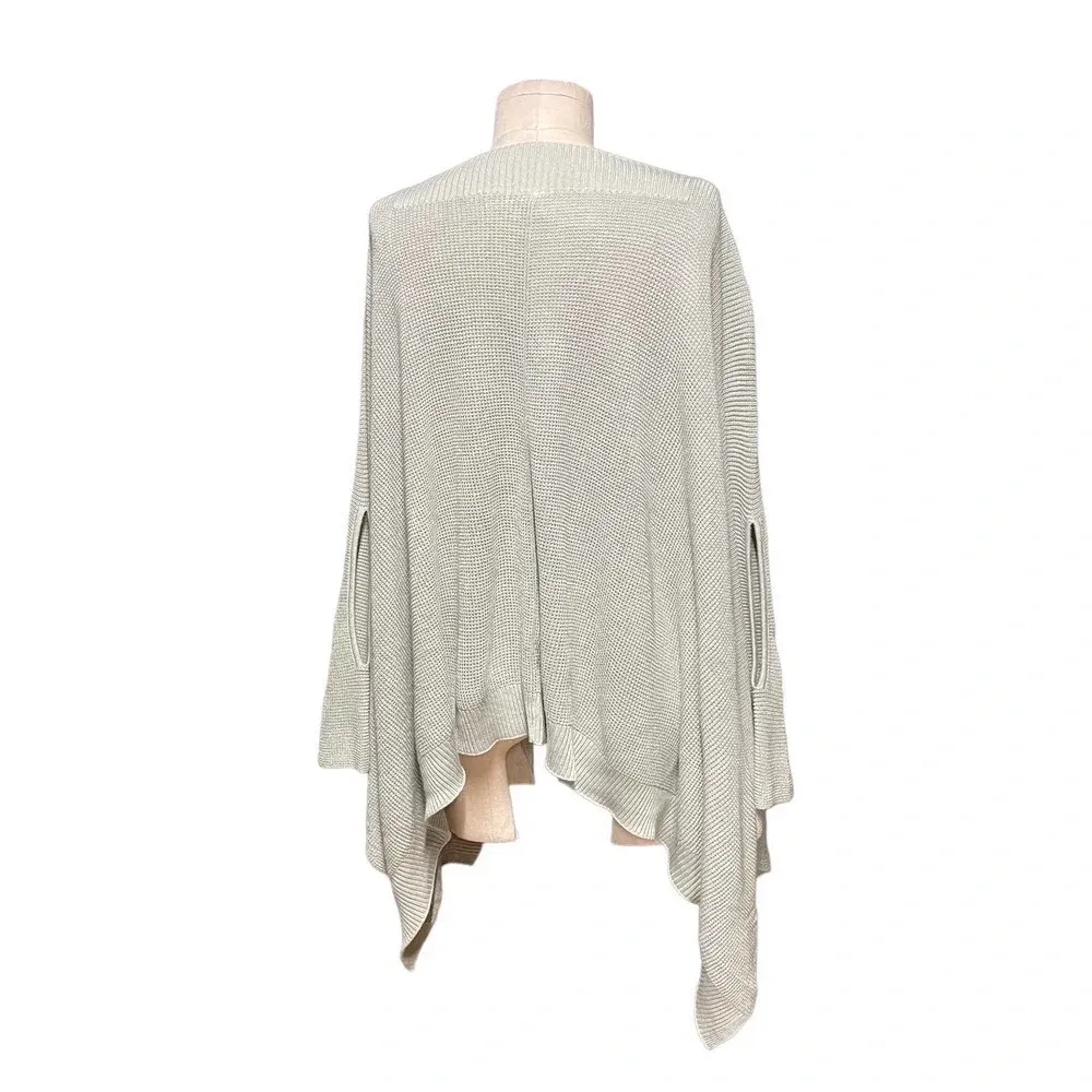 Lululemon Forward‎ Flow Poncho in Sage Green One Size - Image 7