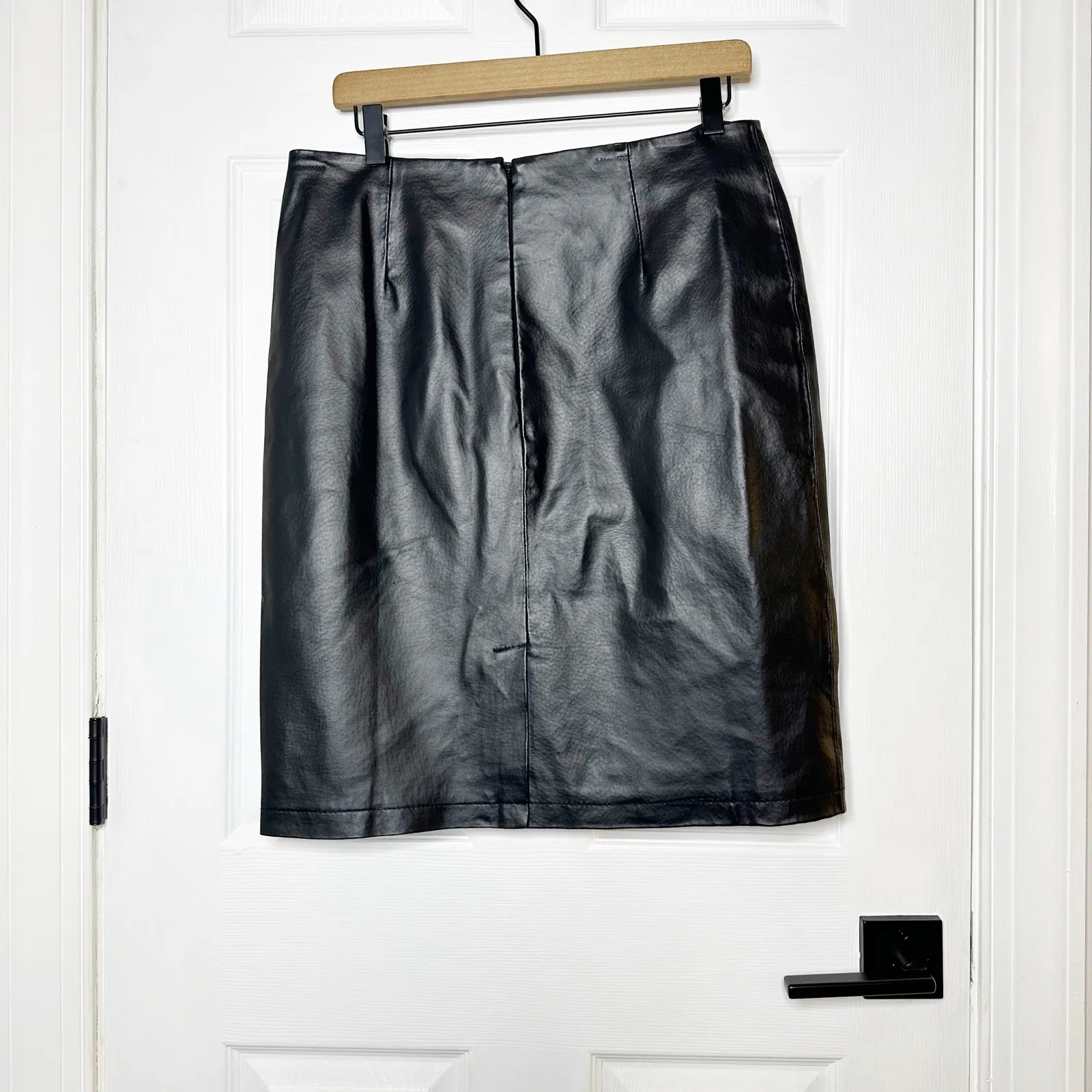 Chadwicks of Boston 100% Leather Black Pencil Skirt Size 6‎ Career Classic - Image 2