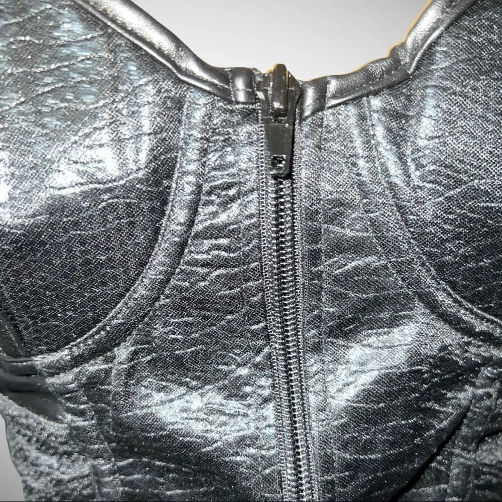 Nwot! Cute black bustier! Zip front lace back! Black Size M - Image 3