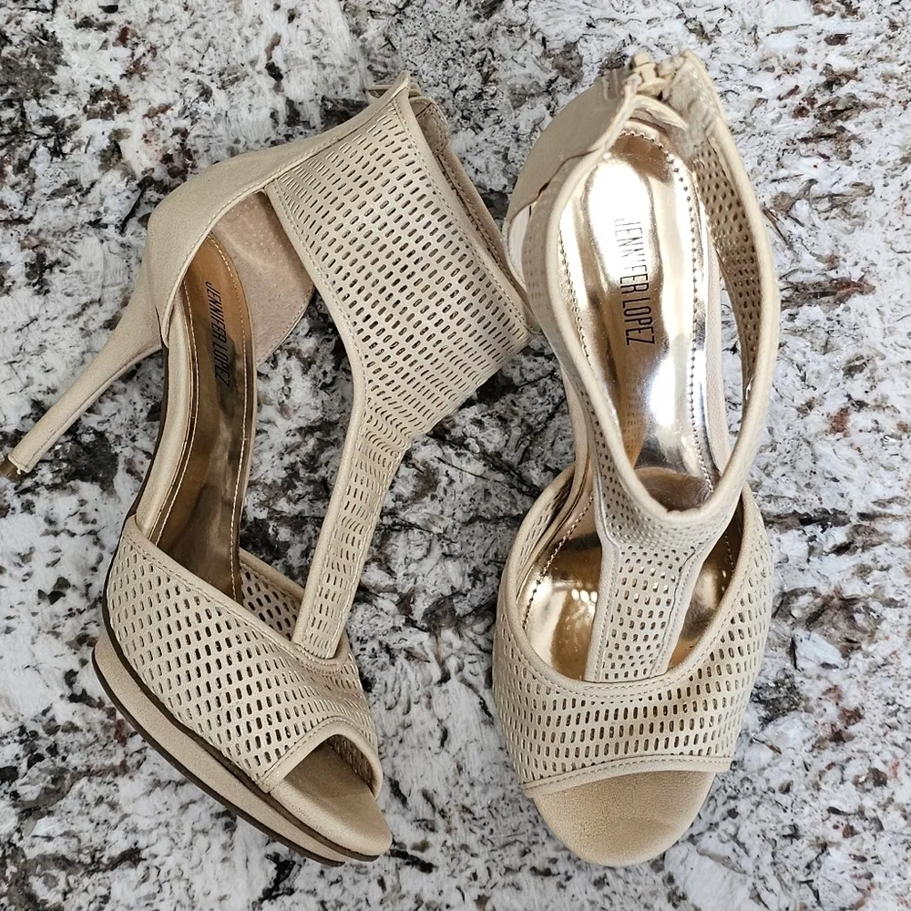 Jennifer Lopez tan heels - Image 4