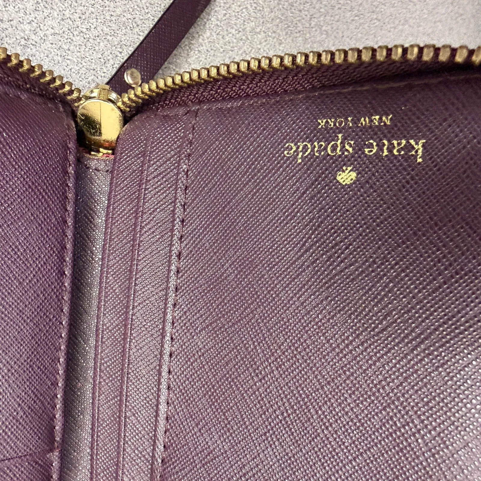 Kate Spade Laurel Way Saffiano Darci Zip Around Wallet Coin Logo Plaque Plum - Image 8