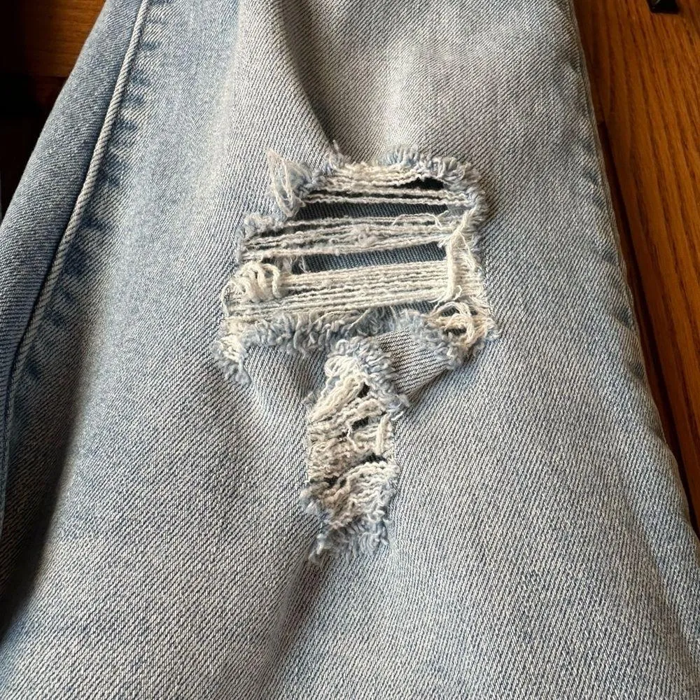 Levi’s Silvertab Mom Jeans 27x27 Baggy Distressed Light Wash - Image 5