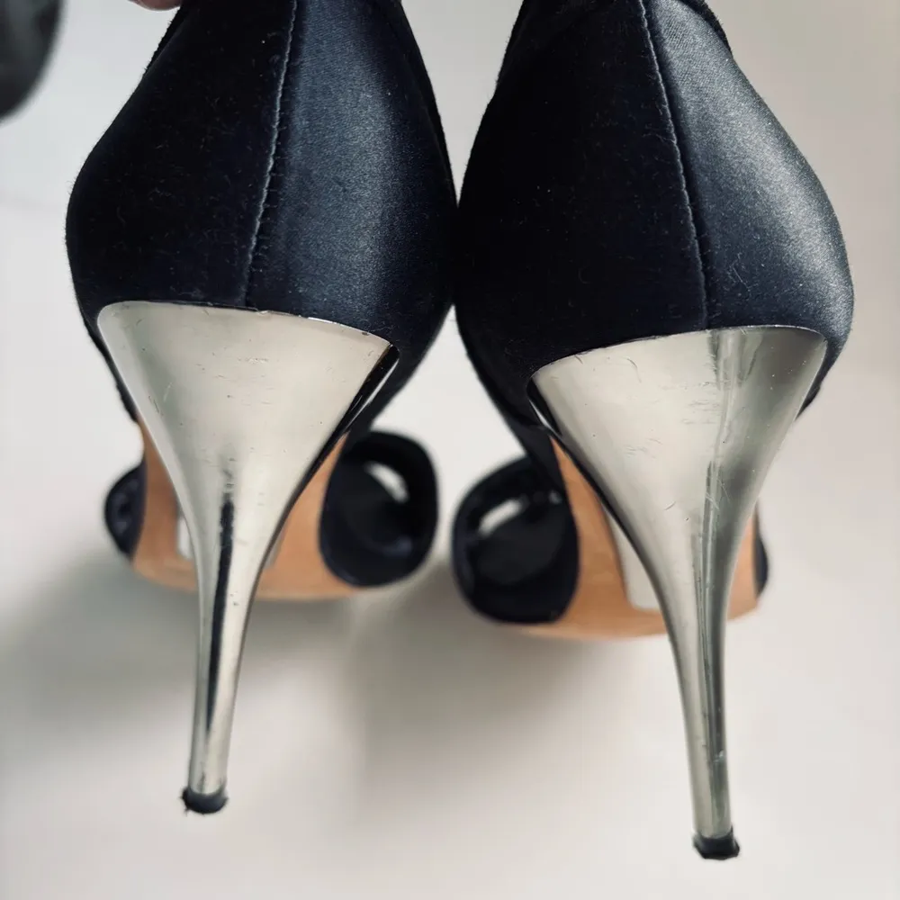 BCBGMaxAria Nolan Black Satin Women’s Metallic Heels Shoe Size 5.5 - Image 11