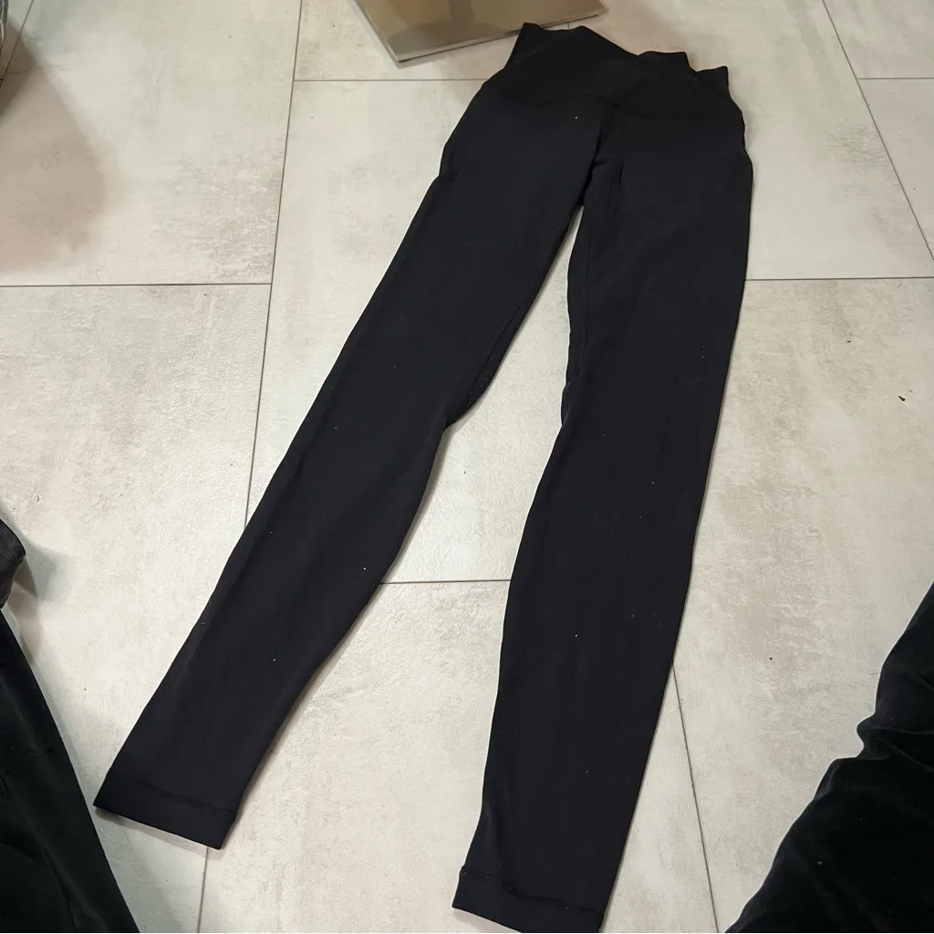 lululemon athletica align high rise Black Leggings size 2 - Image 3