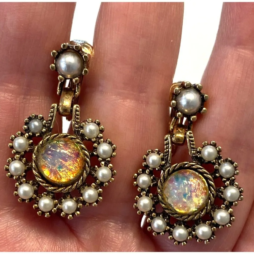 Vintage 70's Signed Sarah Coventry Faux Fire Opal Pearl Empress Clip On Earrings - Image 2