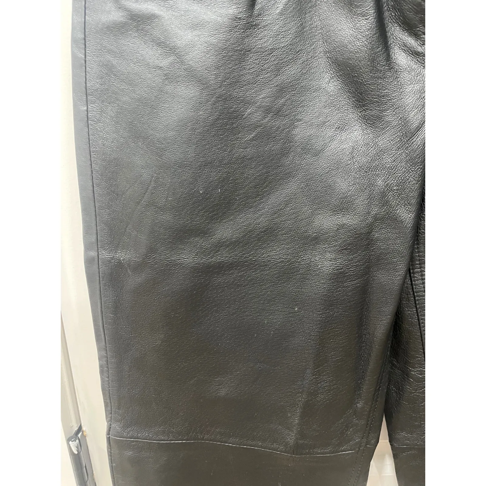 Jeanology Collection Newport News Black Leather Pants Size 10P - Image 6