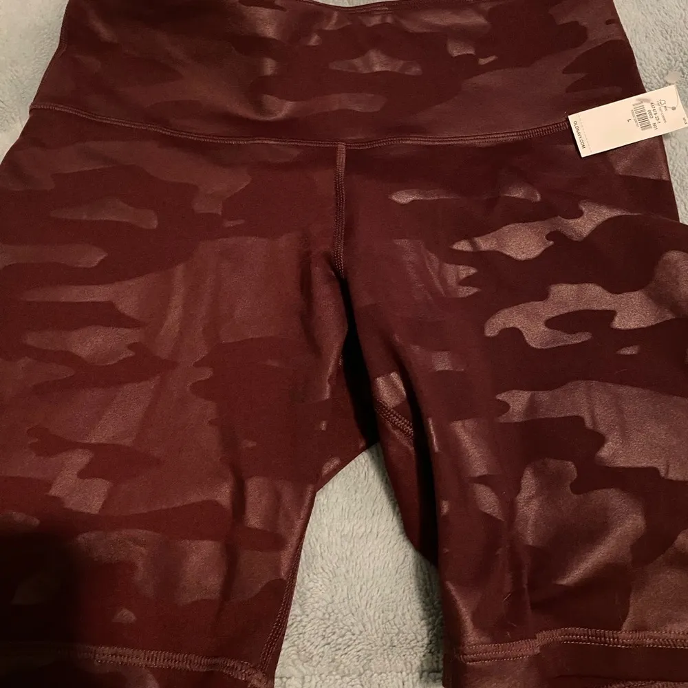 Old Navy  Active Biker Shorts - Image 4