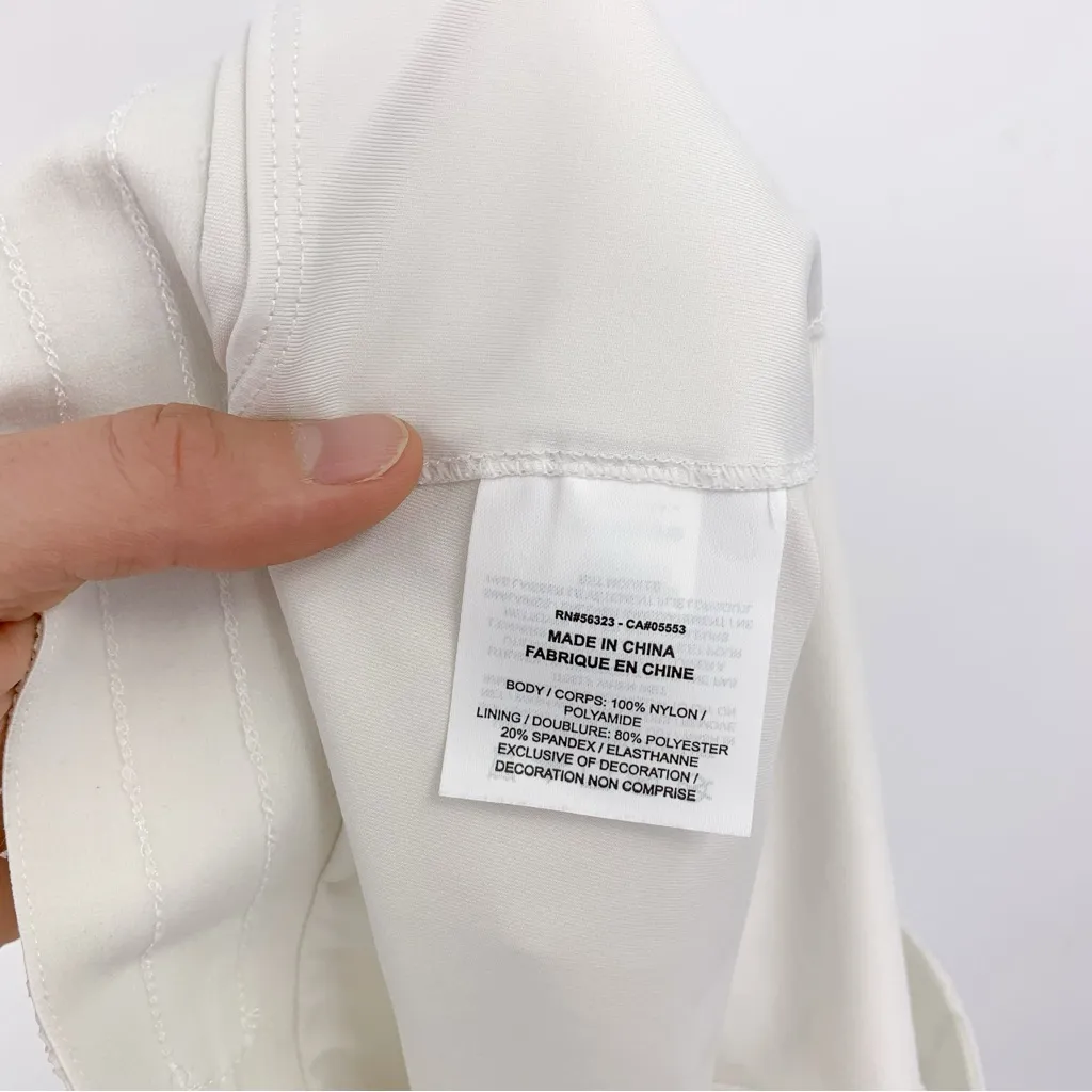 NIKE W NK Tempo Tech Pack Shorts White L - Image 7