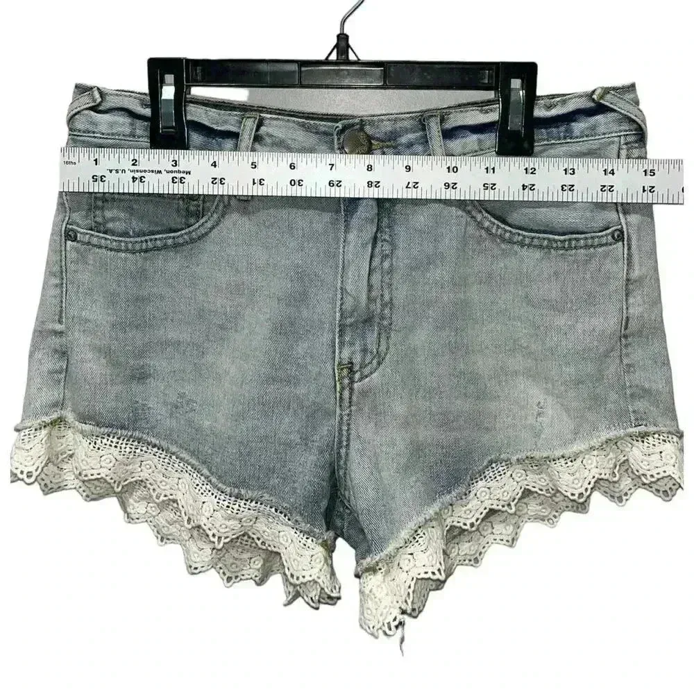 Free People Lacey Cutoff Daisy Wash Distressed Denim Shorts Size 26 Boho - Image 6