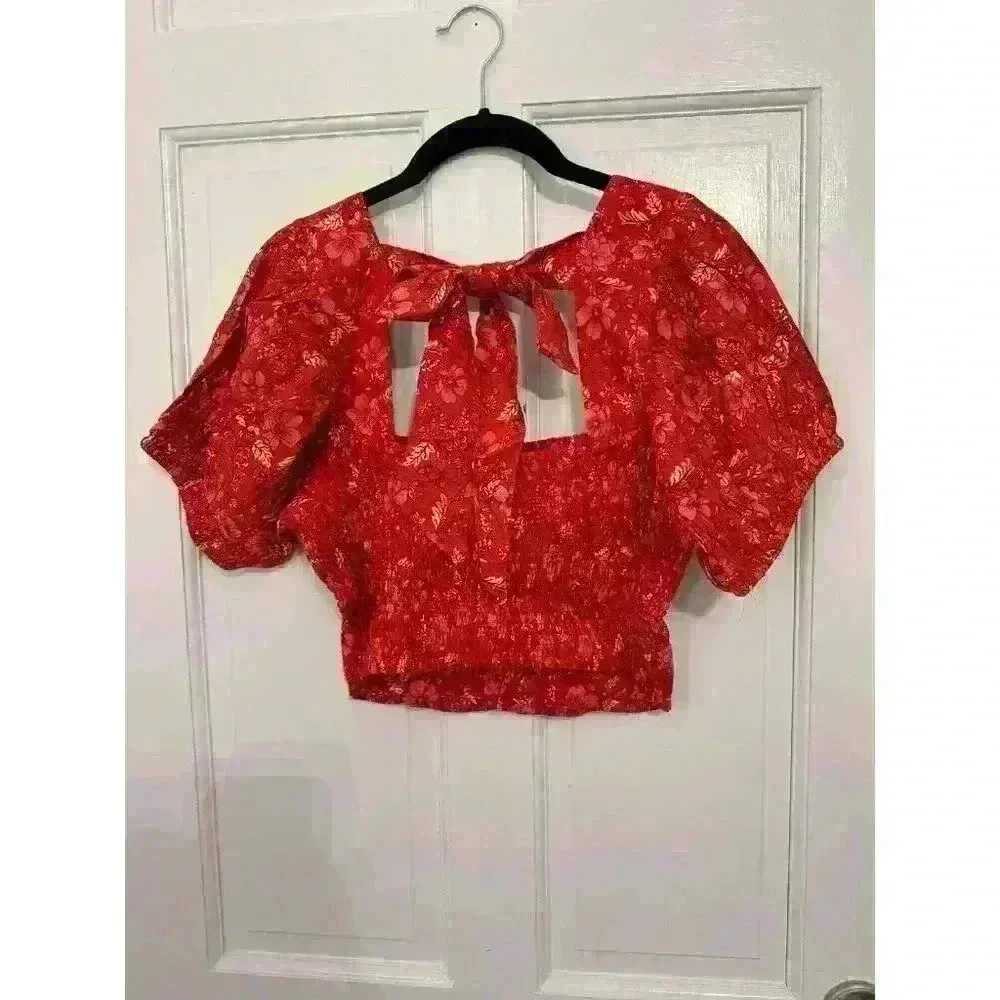Band of Gypsies Red Floral Cropped Smocked Top size‎ M NWT - Image 4