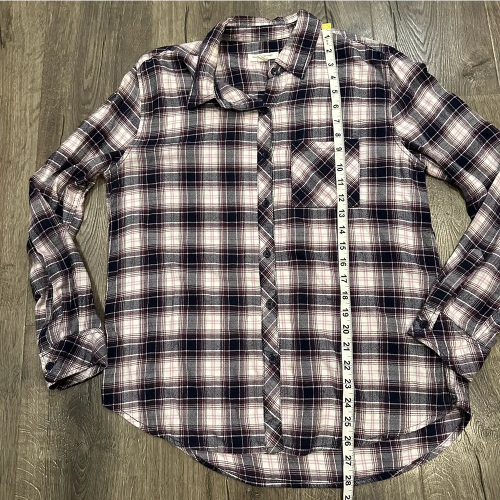 Beach Lunch Lounge Shirt Button Down Women's M Flannel Plaid Navy Orchid Pink - Image 10