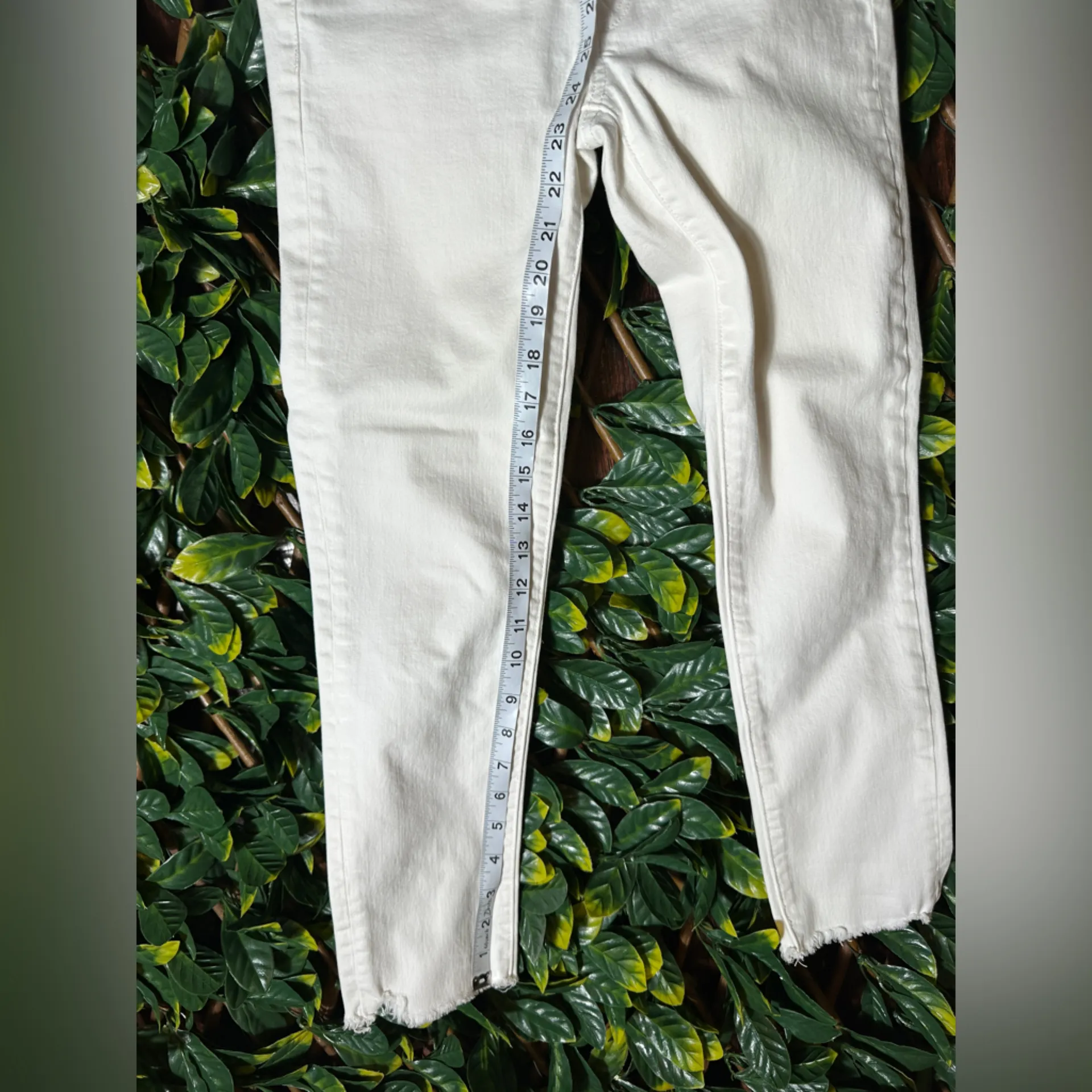 American Eagle Jegging Crop White Jeans Size 4 - Image 8