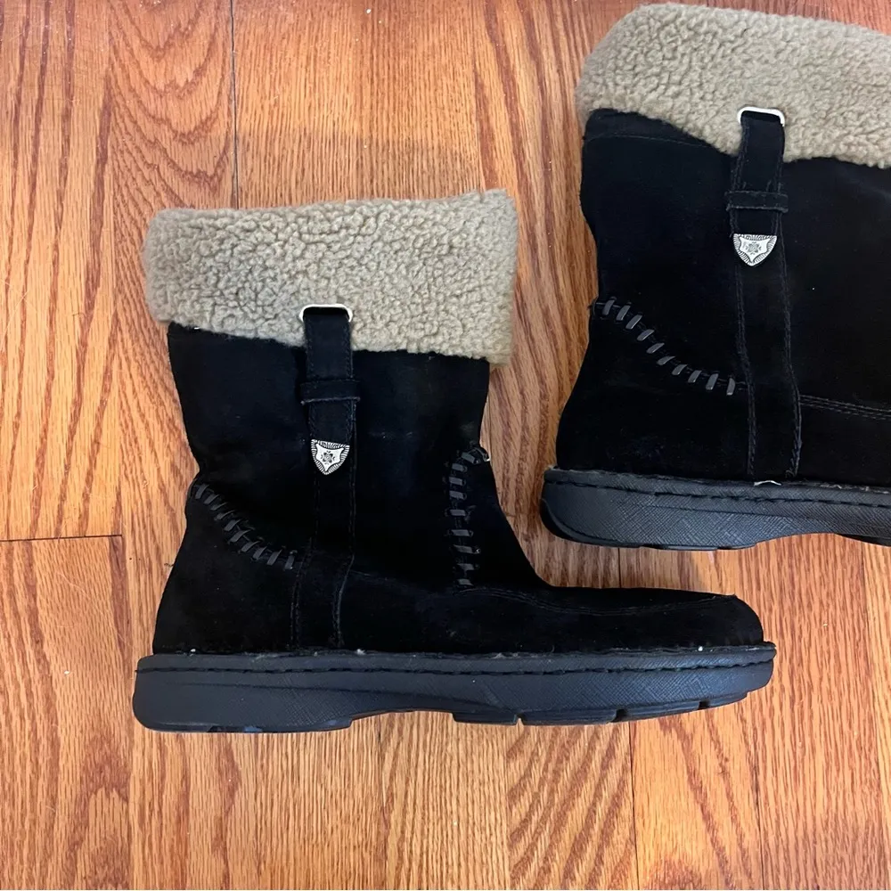 Minnetonka Size 7 M Black Warm Leather Pull On Boots. Leather upper! - Image 3