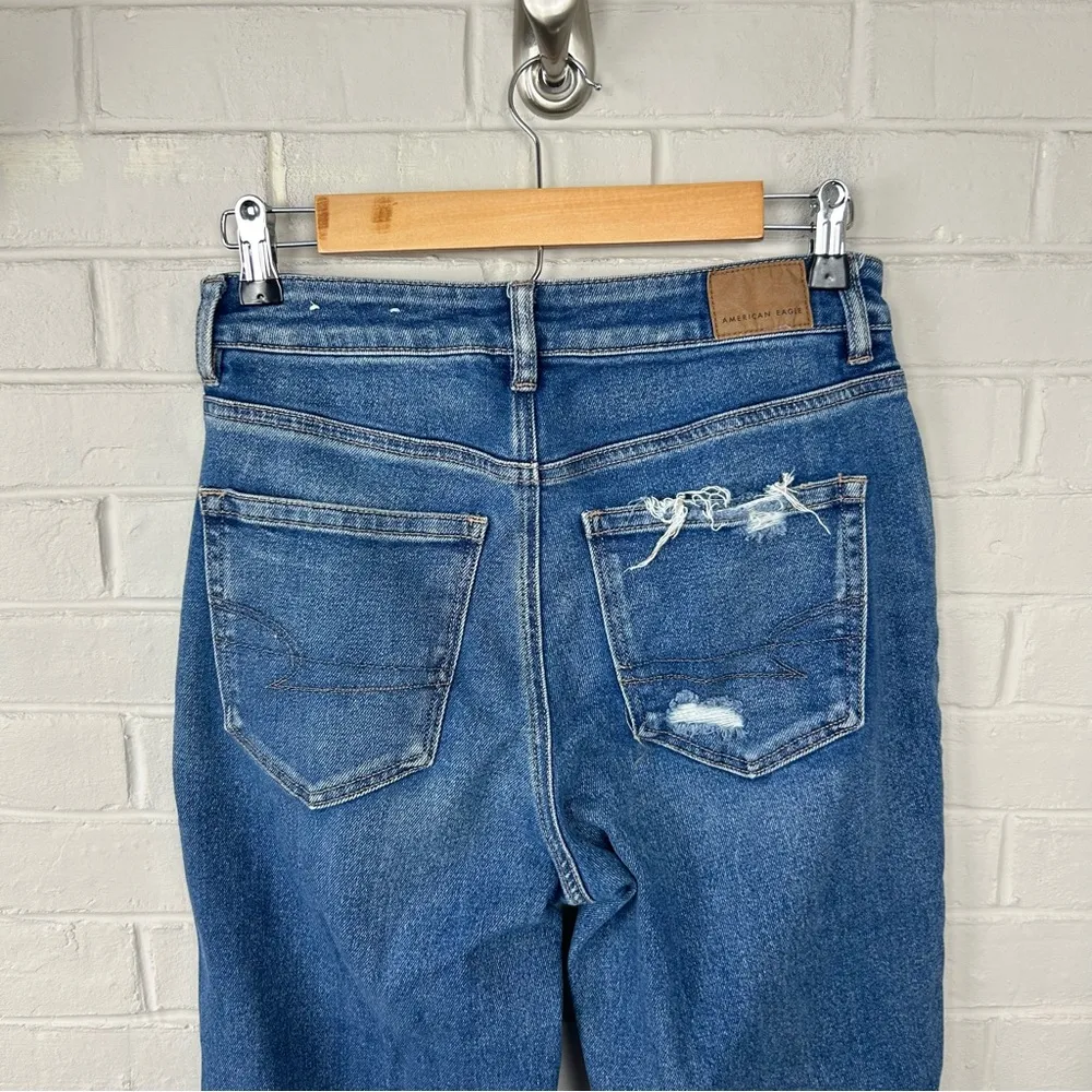 American Eagle High Rise Mom Straight Distressed Jeans Size 6 - Image 10