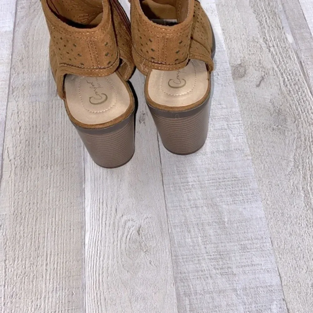 Comfort camel color heeled open toe booties size 9 new - Image 8