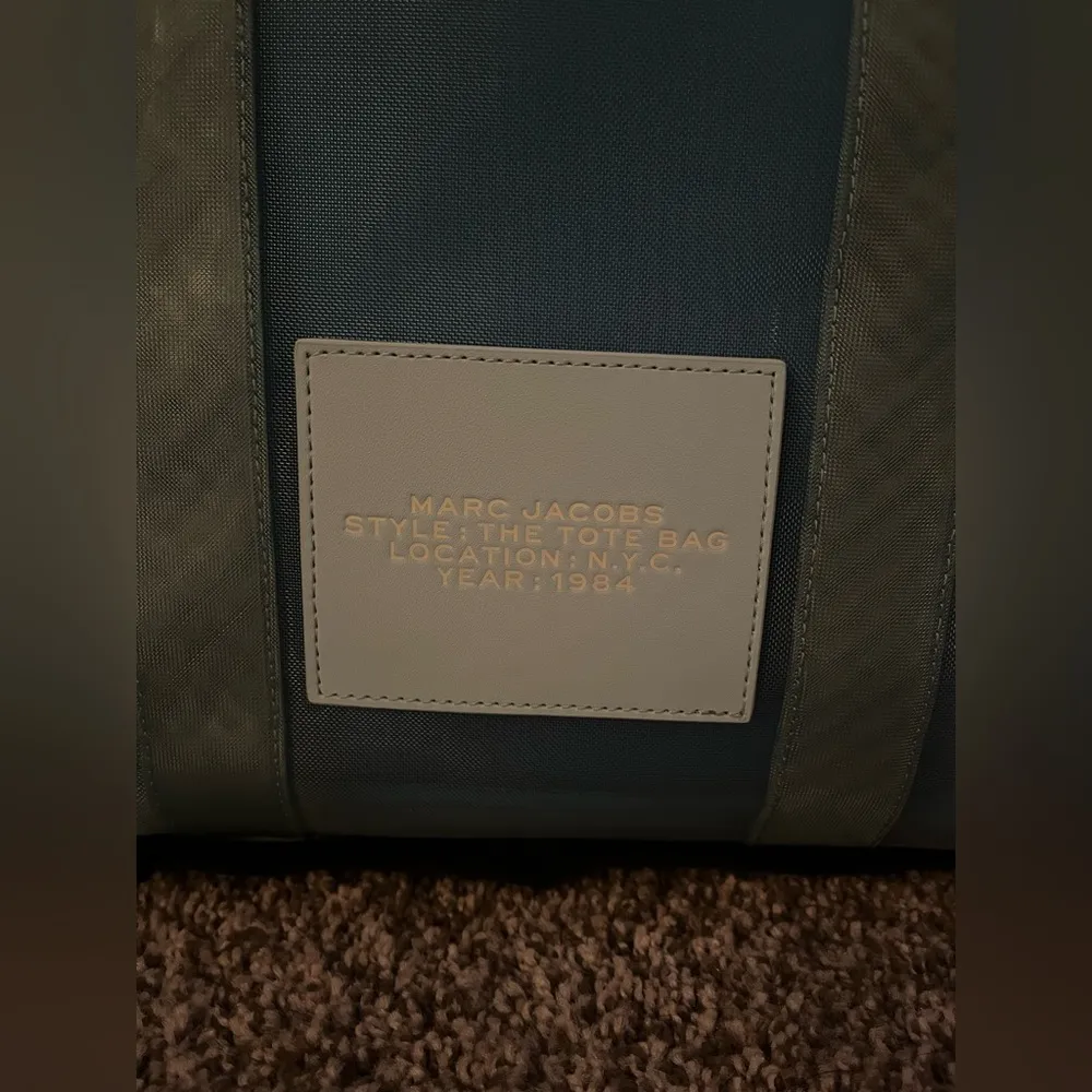 marc jacobs the tote bag medium pale blue - Image 4