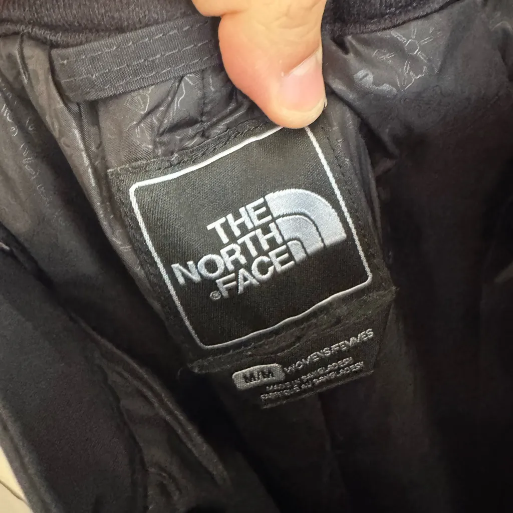 The North Face women’s hyvent black ski snow pants size medium - Image 9