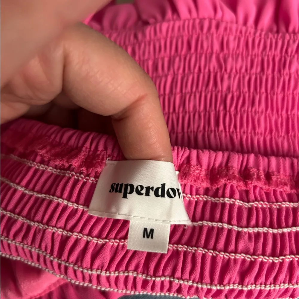 Superdown Cadence Hot Pink Ruffle Cropped Cami Tank Top Blouse Size Medium - Image 4